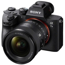 Sony FE 20mm F1.8 GM objective