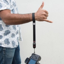 Peak Design Cuff musta