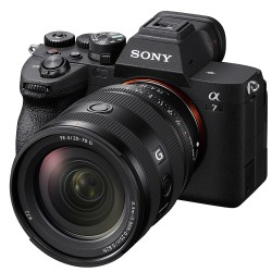 Sony FE 20–70 mm F4 G lens