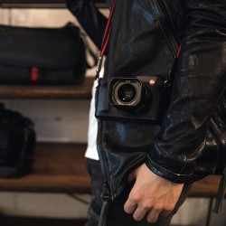 Artisan & Artist ACAM-310N silk camera strap