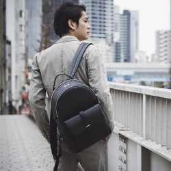 Artisan & Artist Premium Leather Backpack