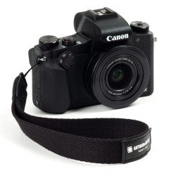 Artisan & Artist ACAM-296 camera hand strap