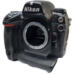 Nikon D2H * Spare part camera. Defunct