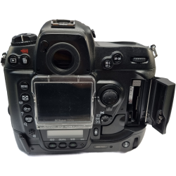 Nikon D2Hs * Varaosakamera. Ei toimiva
