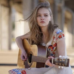 Sony FE 85mm F/1.8 objective