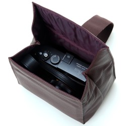 Artisan & Artist ACAM-78 Soft Leather Camera Pouch