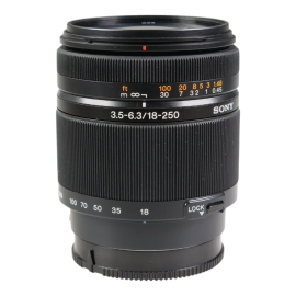 Sony DT 18-250mm f/3.5-6.3 - Sony A - Used