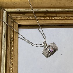 Kamerakoru Timantilla Ja Tekonahkanauhalla