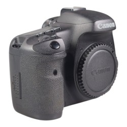 Hyväkuntoinen käytetty Canon EOS 7D järjestelmäkamera