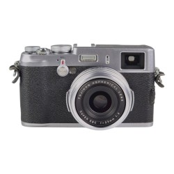 Fujifilm X100 digitaalinen kompaktikamera - käytetty