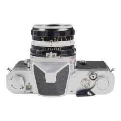 Nikon Nikkormat FTn + 50mm f/2 Nikkor-H