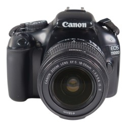 Canon EOS 1100D + EF-S 18-55mm f3.5-5.6 IS II järjestelmäkamera kit - käytetty