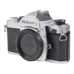 Nikon FM järjestelmäkamera